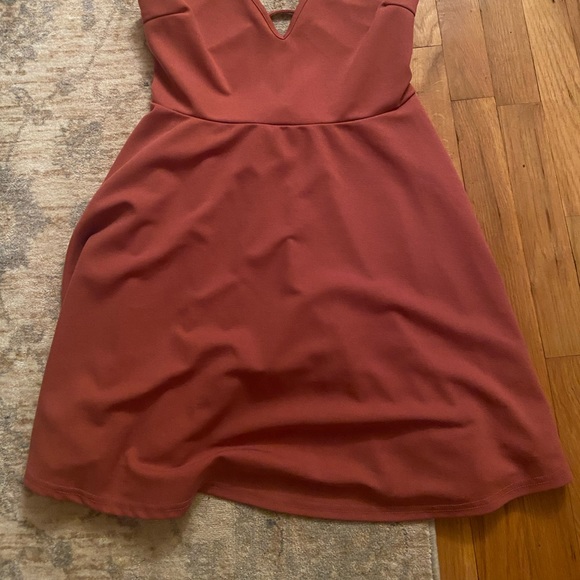 Open back SHEIN dress - Picture 2 of 6